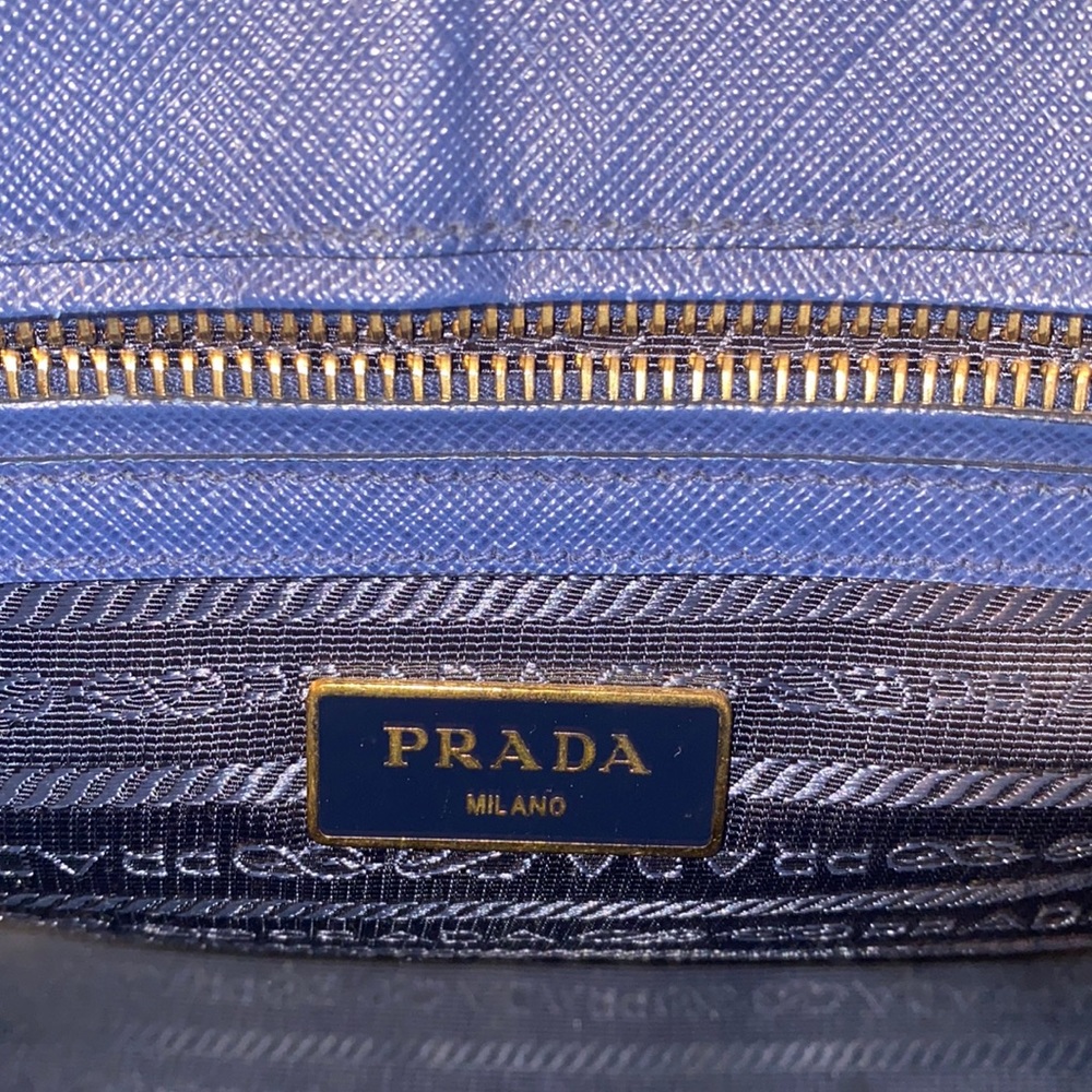 Authentic Prada bag like new lightly worn - Picture 3 of 5